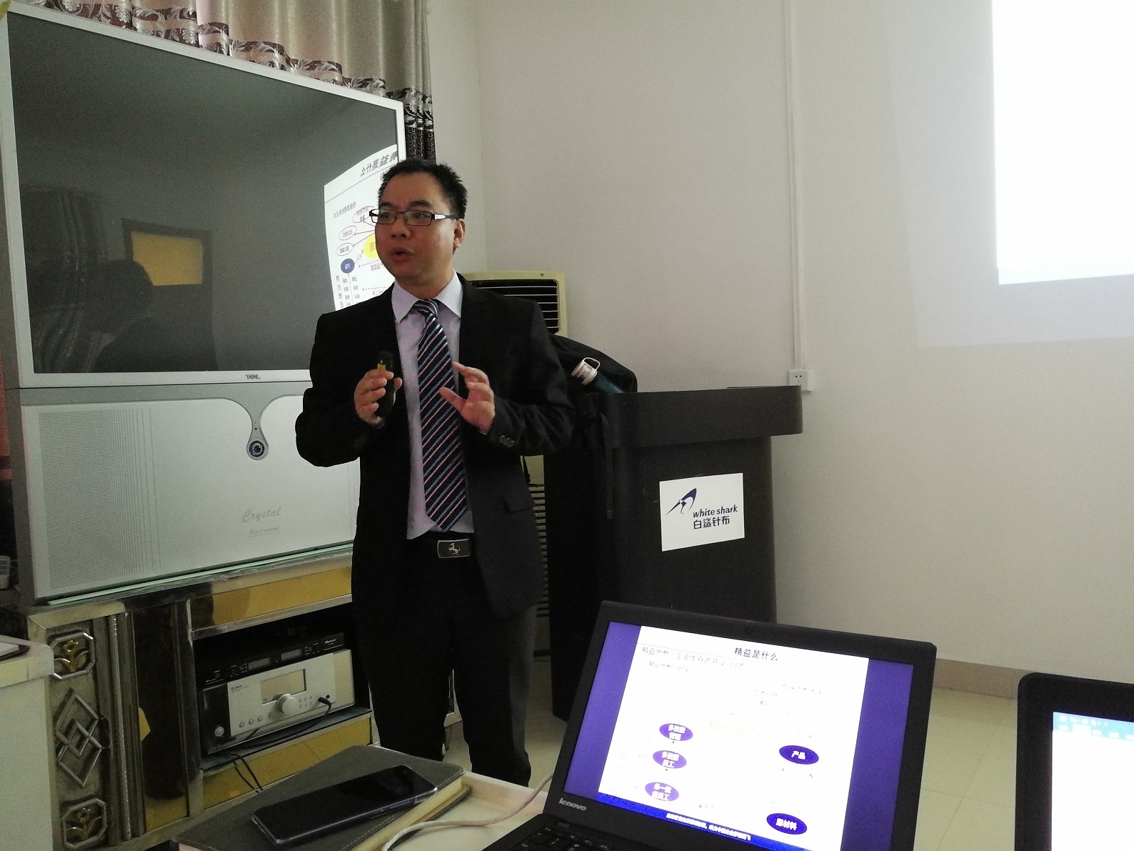 1531984905100233.jpg 羅老(lǎo)師(shī)1.jpg